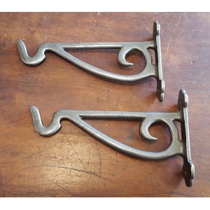 Cast Iron - Country Brackets - With Hook - 51/2 x 9"